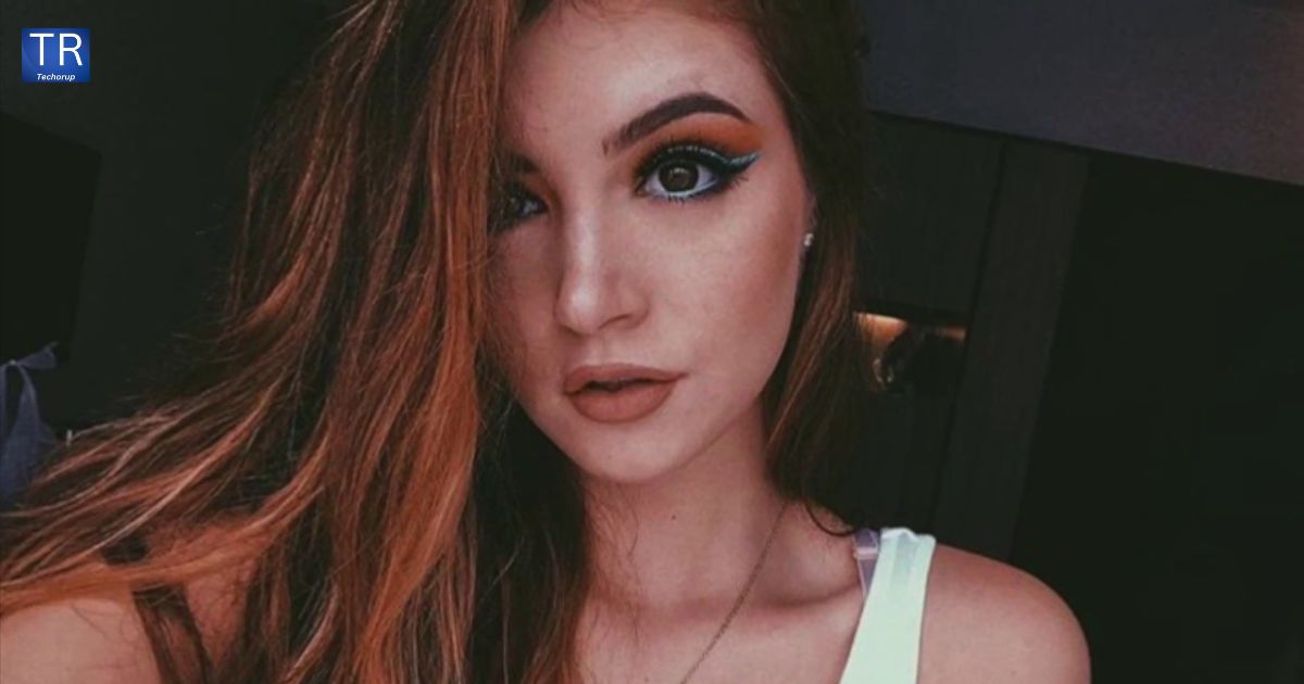 Chrissy Costanza’s Measurements, Bio, Height, Weight, Shoe, And Bra Size