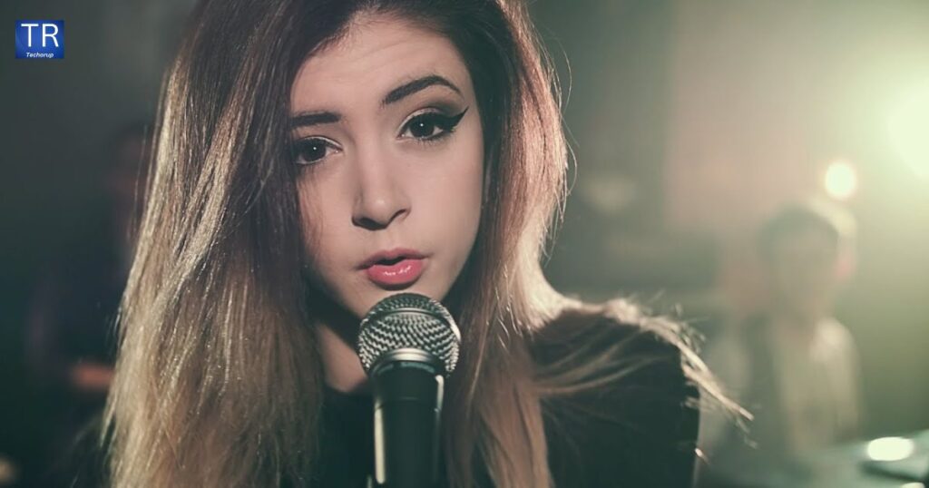 Net Worth of Chrissy Costanza